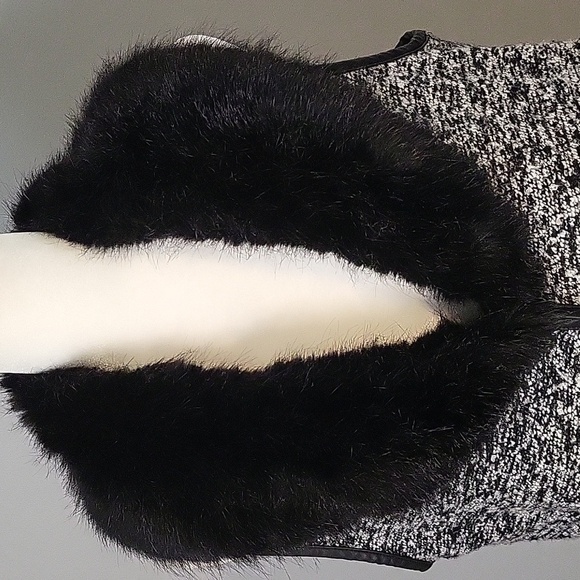 Talbots Removeable Faux Fur Collar Black Boucle Long Sweater Pockets Vest Sz XS - Picture 6 of 10